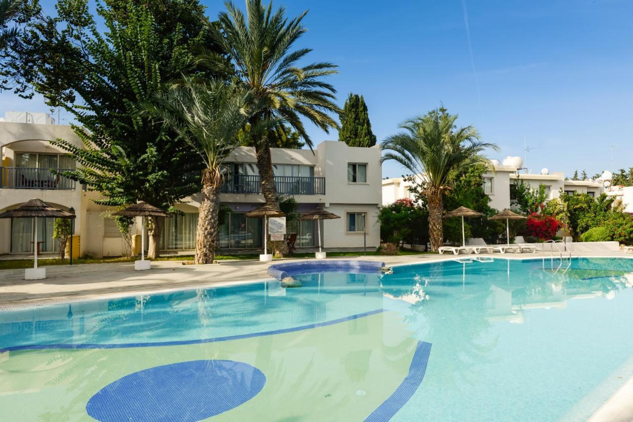 Resitour - Paphos Gardens Lägenhet Exteriör bild
